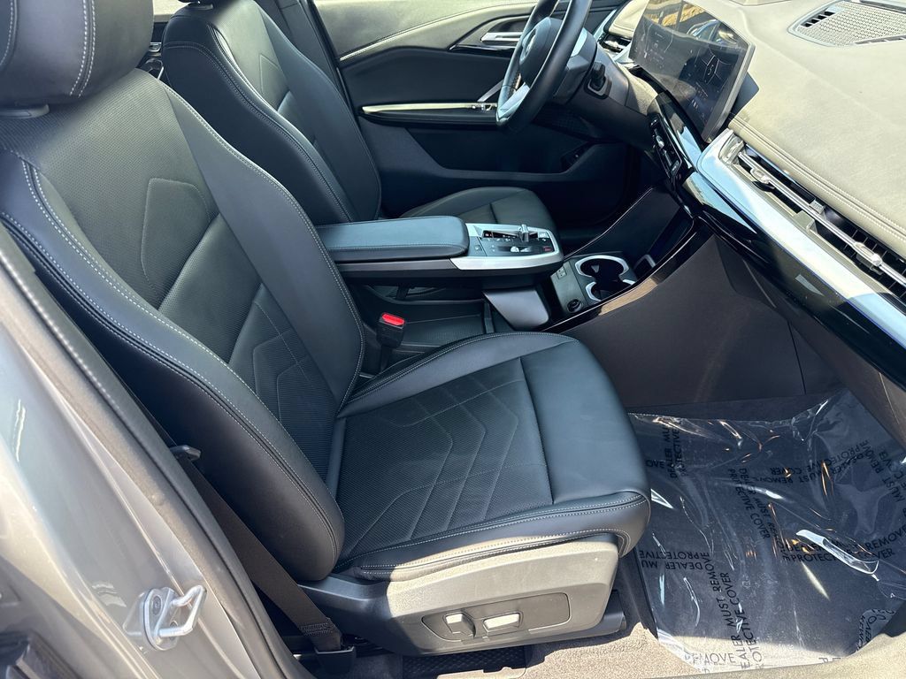 Used 2026 BMW X1 xDrive28i w/ Technology Package AWD/4WD image 13
