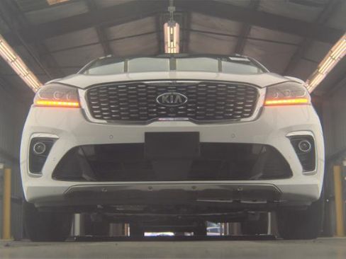 Used 2019 Kia Sorento SX w/ SX Touring Package FWD image 2