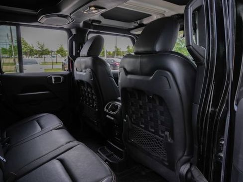 Used 2022 Jeep Wrangler Unlimited Rubicon w/ Trailer Tow Package AWD/4WD image 31