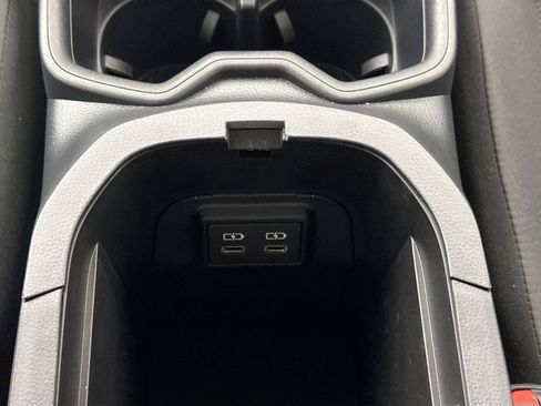 Used 2025 Toyota RAV4 LE AWD/4WD image 38