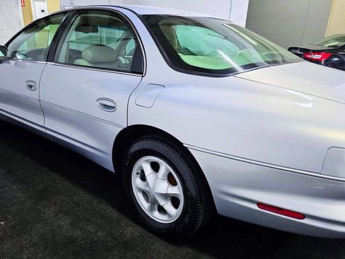 Used 1997 Oldsmobile Aurora FWD image 40