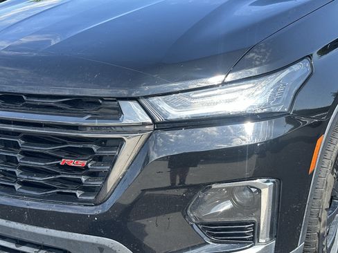 Used 2022 Chevrolet Traverse RS FWD image 11