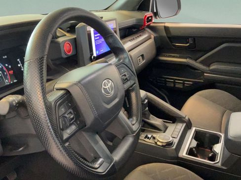 Used 2025 Toyota Tacoma SR5 AWD/4WD image 22