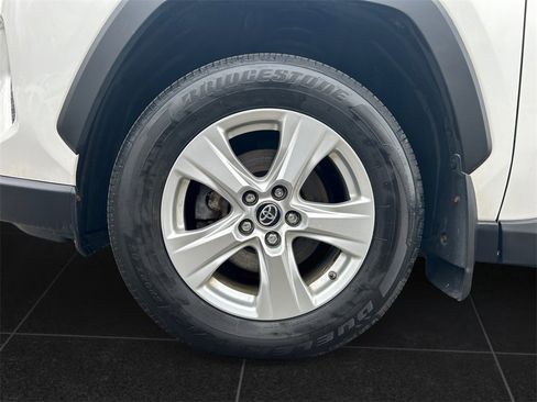 Used 2019 Toyota RAV4 XLE w/ Convenience Package image 9