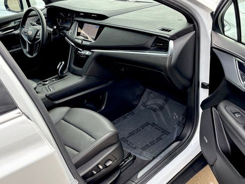 Used 2025 Cadillac XT5 Premium Luxury image 28