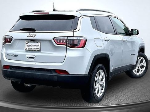 Used 2024 Jeep Compass Latitude AWD/4WD image 6