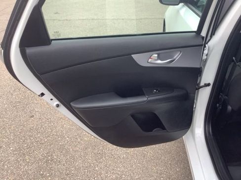 Used 2024 Kia Forte LXS image 31