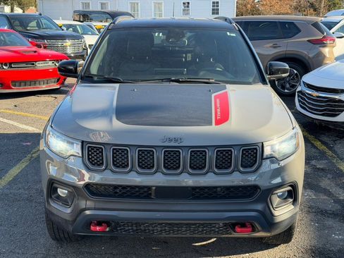 Used 2023 Jeep Compass Trailhawk image 8
