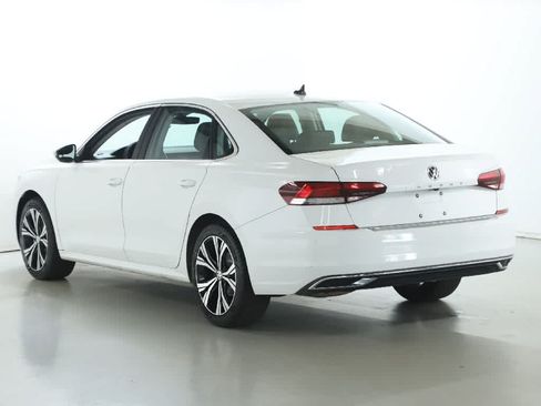 Used 2022 Volkswagen Passat 2.0T SE FWD image 40