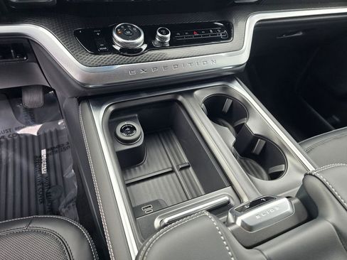 New 2026 Ford Expedition Platinum w/ Stealth Appearance Package AWD/4WD image 24
