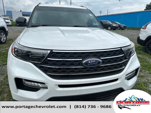 Used 2022 Ford Explorer XLT w/ Equipment Group 202A AWD/4WD image 9