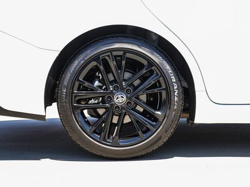 Certified 2025 Toyota Camry SE FWD image 11
