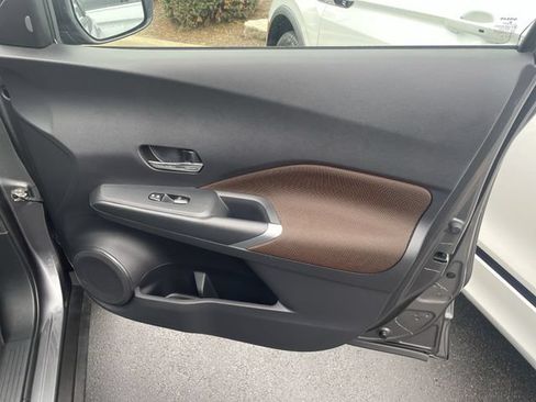Used 2024 Nissan Kicks SR FWD image 39