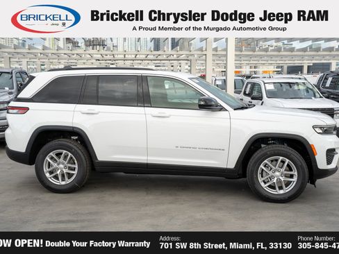 New 2025 Jeep Grand Cherokee Laredo image 4