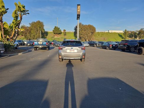 Used 2020 Subaru Outback Limited w/ Popular Package #2 image 6