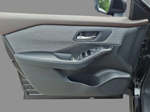 Certified 2023 Nissan Rogue SV AWD/4WD image 17