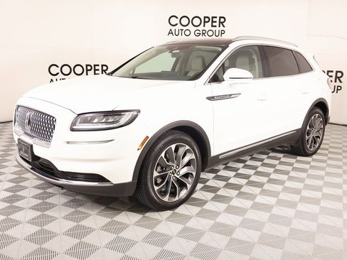 Certified 2022 Lincoln Nautilus Reserve image 10