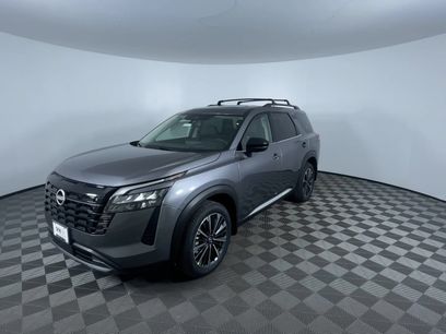 New 2026 Nissan Pathfinder Platinum w/ Cargo Package