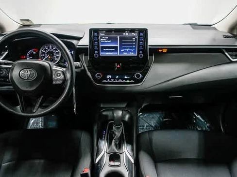 Certified 2021 Toyota Corolla LE image 12