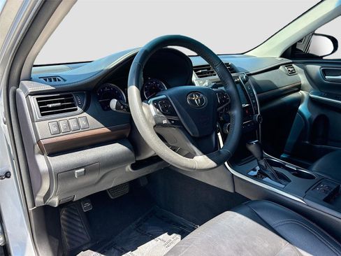 Used 2017 Toyota Camry XLE w/ Advanced Technology Package FWD image 9
