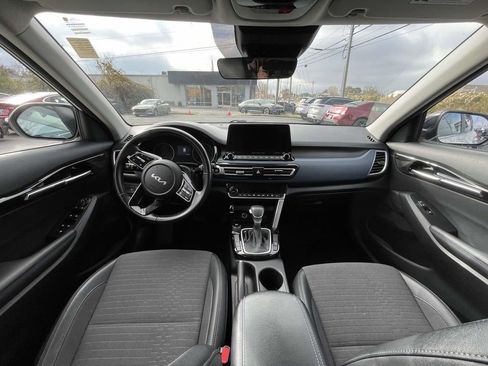 Used 2023 Kia Seltos S w/ Navigation Package image 25