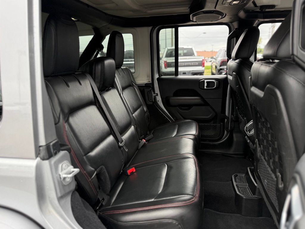 Used 2018 Jeep Wrangler Unlimited Rubicon w/ Uconnect 4C Nav & Sound Group AWD/4WD image 16