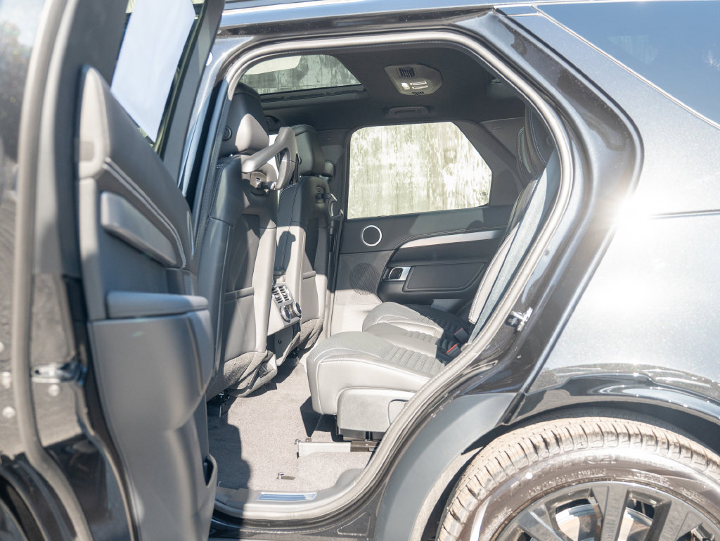 New 2026 Land Rover Discovery Dynamic SE AWD/4WD image 20