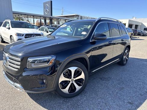 Used 2025 Mercedes-Benz GLB 250 image 3