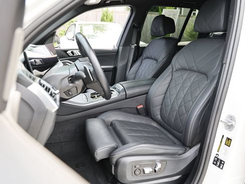 Used 2025 BMW X5 xDrive40i AWD/4WD image 22