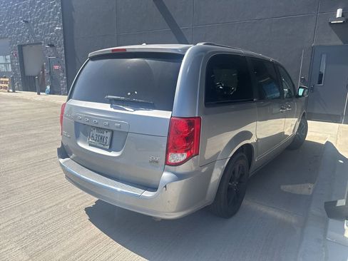 Used 2019 Dodge Grand Caravan GT image 3