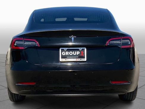 Used 2020 Tesla Model 3 Standard Range Plus image 5