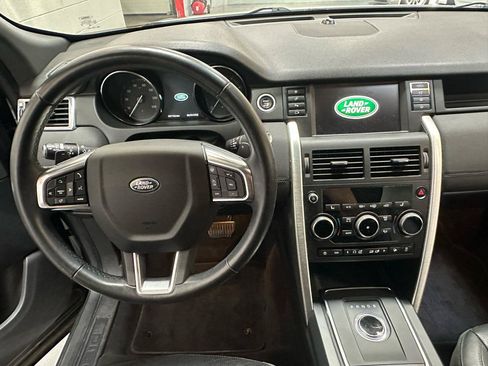Used 2019 Land Rover Discovery Sport HSE AWD/4WD image 17