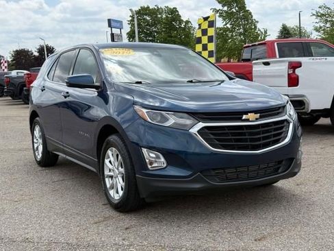 Used 2019 Chevrolet Equinox LT w/ Driver Convenience Package FWD image 4
