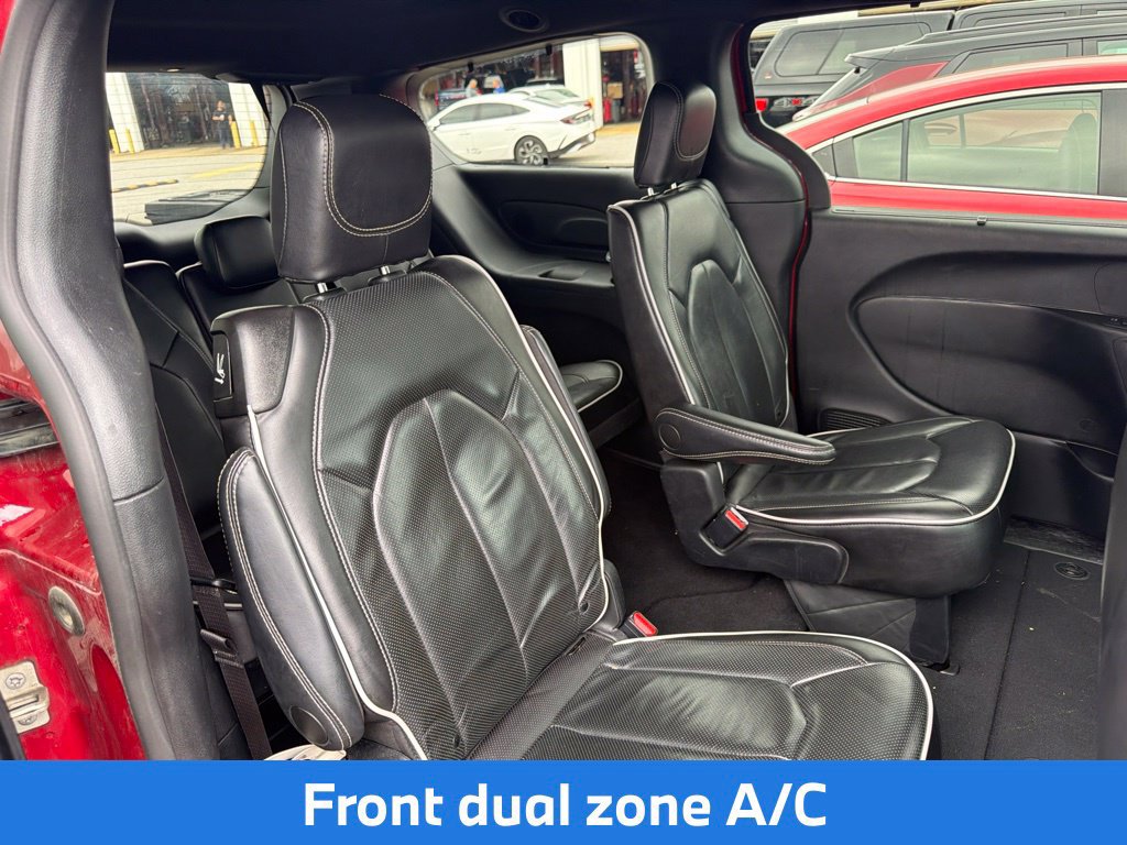Used 2025 Chrysler Pacifica Limited FWD image 9