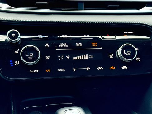 Used 2023 INFINITI QX60 Sensory w/ Vision Package AWD/4WD image 36