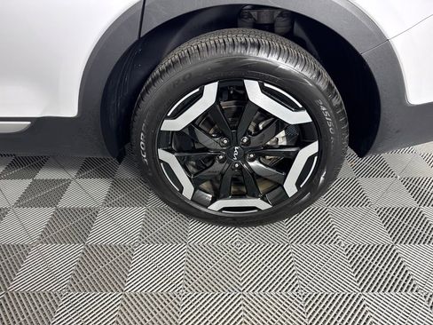 Used 2024 Kia Telluride EX w/ EX Captain's Chair Package image 35