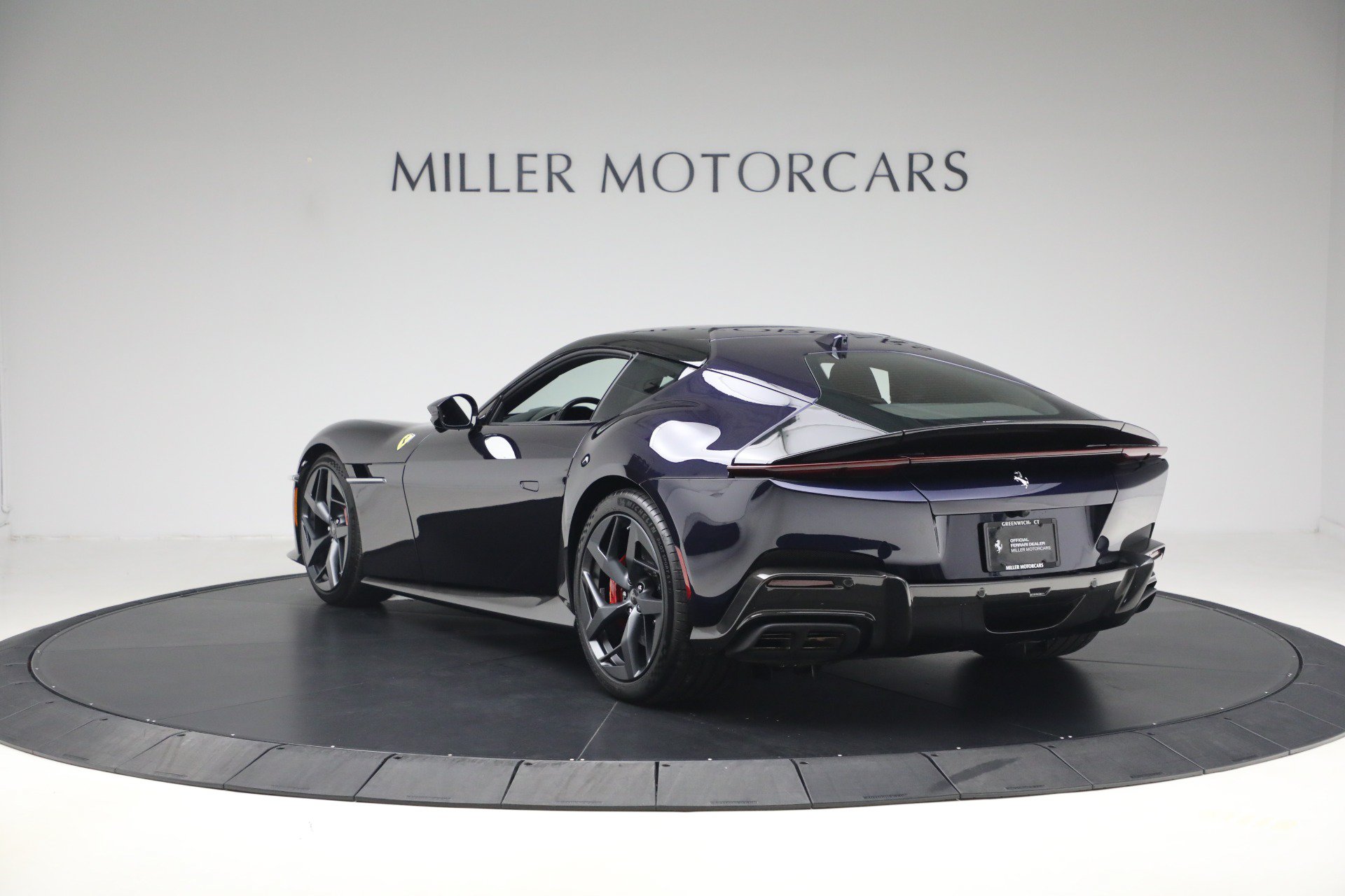 Used 2025 Ferrari 12Cilindri RWD image 5