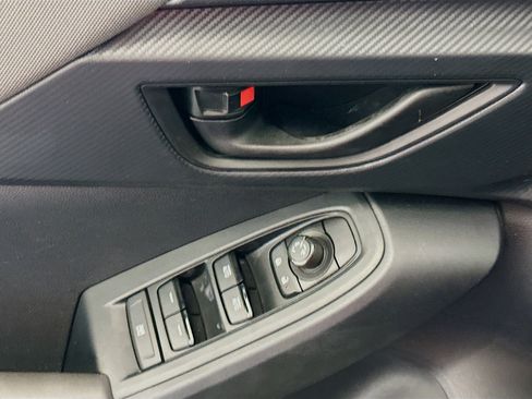 Used 2024 Subaru Crosstrek 2.0i Premium image 15