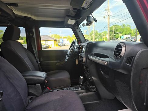 Used 2013 Jeep Wrangler Unlimited Sport AWD/4WD image 17