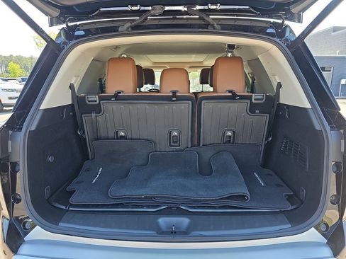 Used 2024 Nissan Pathfinder Platinum w/ Cargo Package image 16