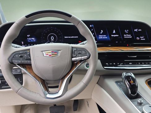 Certified 2024 Cadillac Escalade Sport Platinum w/ Heavy-Duty Trailer Package image 38