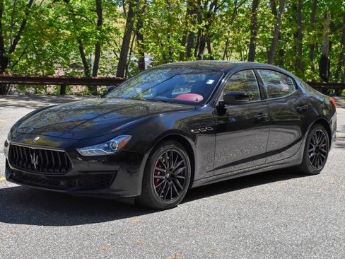 Used 2019 Maserati Ghibli S Q4 AWD/4WD image 2