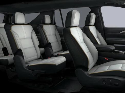 New 2026 Chevrolet Traverse High Country w/ LPO, Floor Liner Package FWD image 32