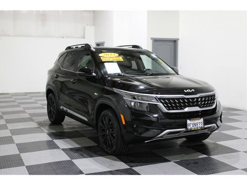 Used 2023 Kia Seltos Nightfall Edition image 3