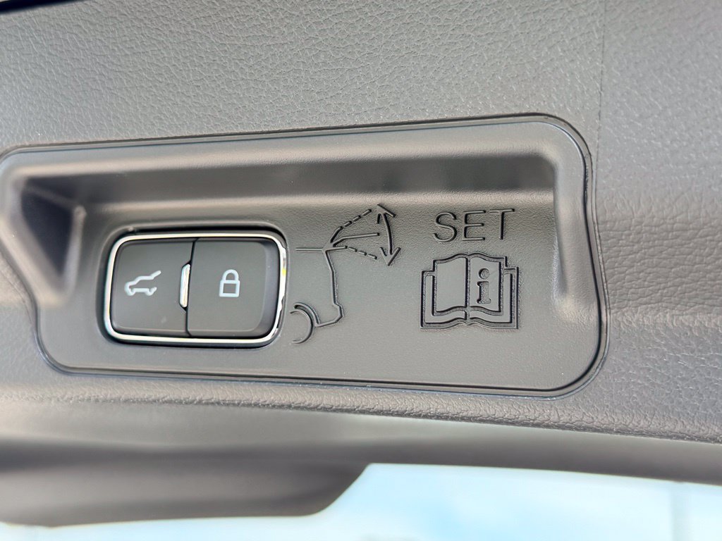 New 2026 Ford Explorer Active RWD image 30
