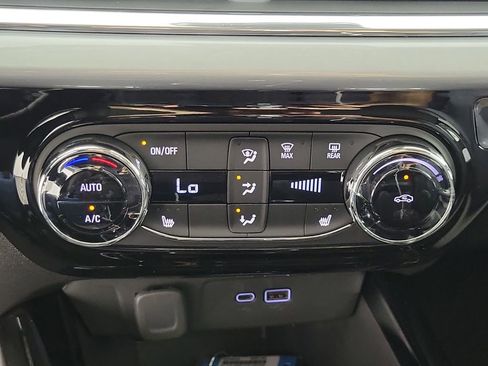 New 2026 Chevrolet Trax LT w/ Midnight Edition image 19