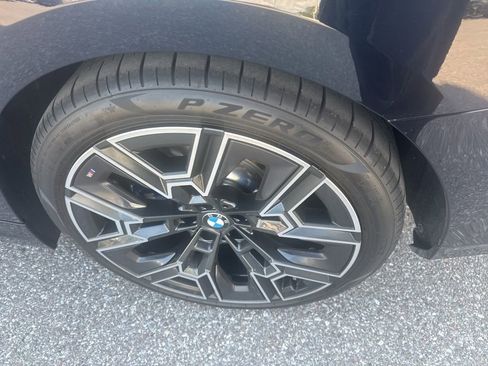 Used 2025 BMW 540i xDrive w/ M Sport Package image 10