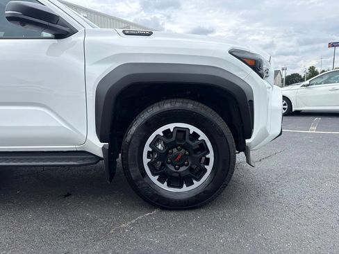 Used 2025 Toyota 4Runner TRD Off-Road Premium AWD/4WD image 48