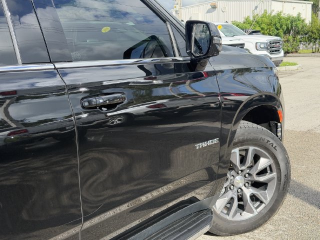 Used 2022 Chevrolet Tahoe LT w/ Luxury Package AWD/4WD image 9