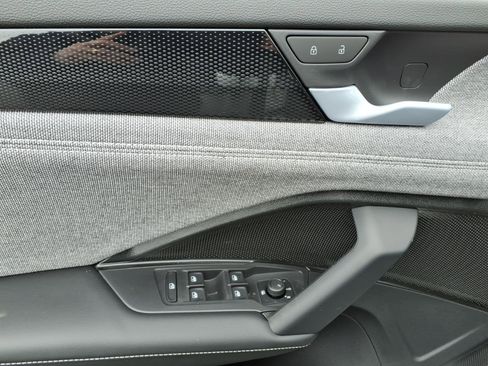 New 2026 Volkswagen Tiguan S image 12